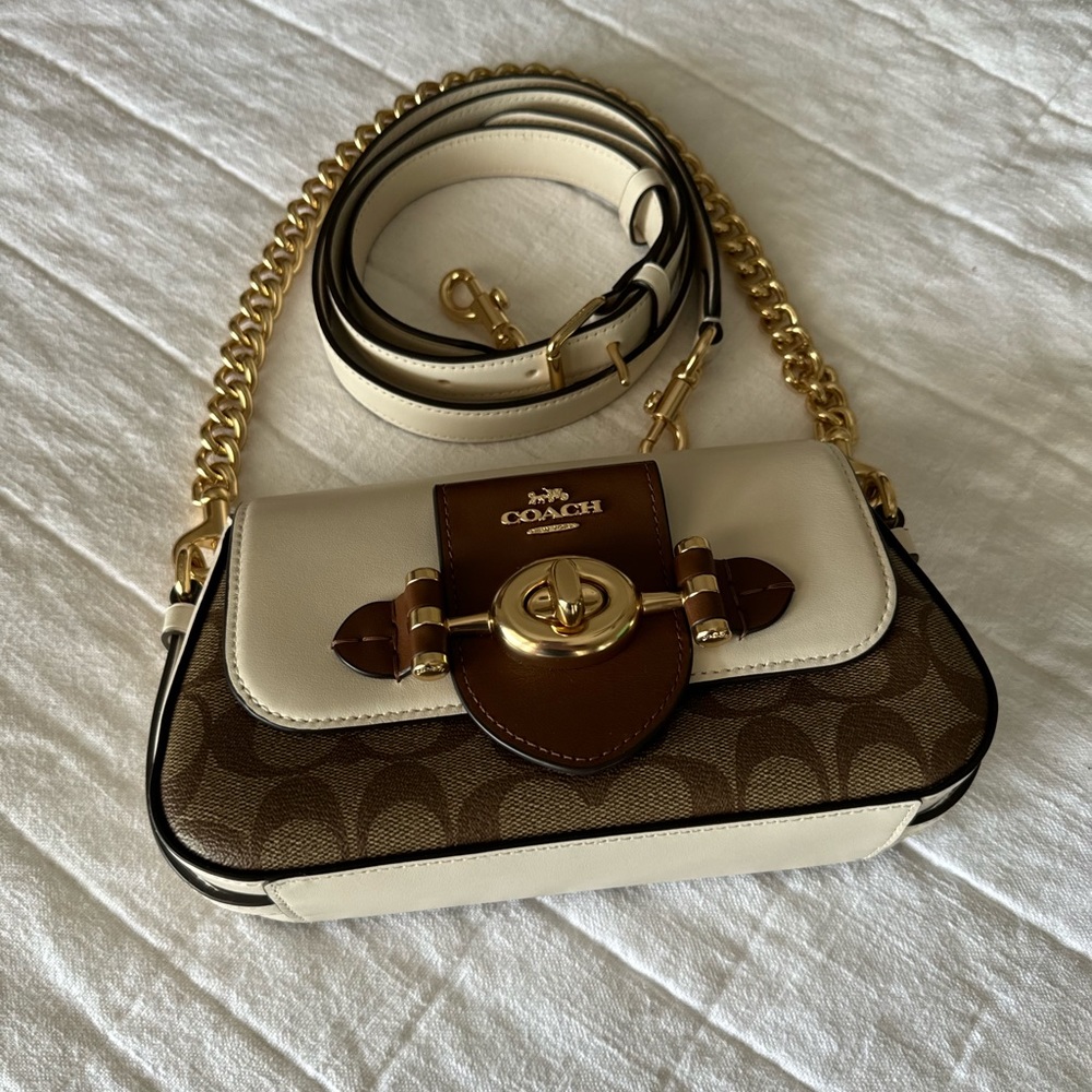 Beautiful Coach purse only used once